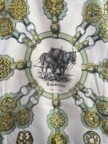 HERMÈS Paris - Carré de soie - Cuivreries...