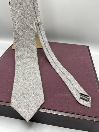 HERMÈS Paris - Cravate.

Le modèle est taillé...