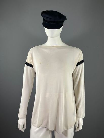 GIORGIO ARMANI - Lot comprenant un tailleur...