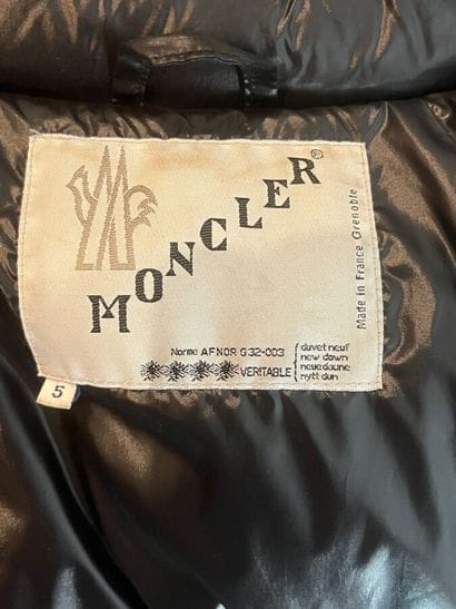 MONCLER - Doudoune.

Le modèle est taillé...