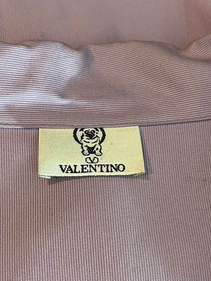 VALENTINO - Summer dress.

Cut from parma-colored...