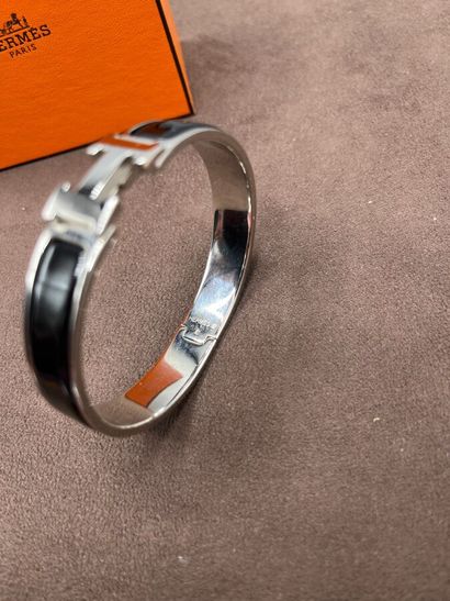 HERMÈS Paris - Bracelet CLIC HH.

Le modèle...