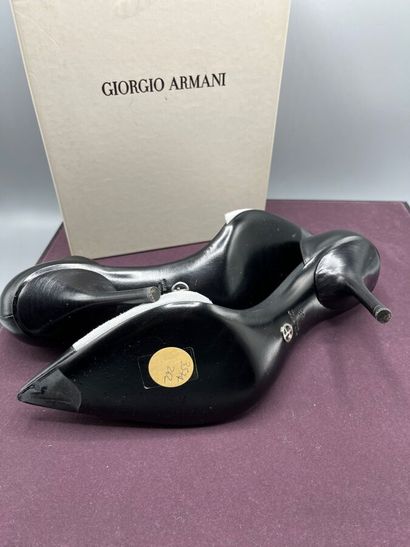 GIORGIO ARMANI - Collection 2009 - Escarpins.

Modèle...