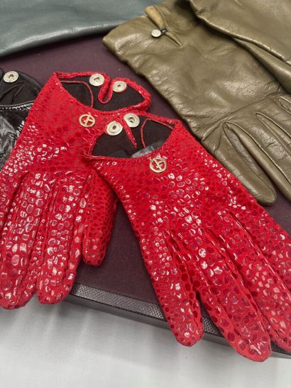 GIORGIO ARMANI - Lot de 4 paires de gants.

Gants...