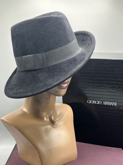 GIORGIO ARMANI par Philip Treacy - Collection...