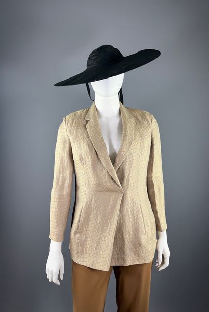 GIORGIO ARMANI - veste / tunique et pantalon.

Modèle...