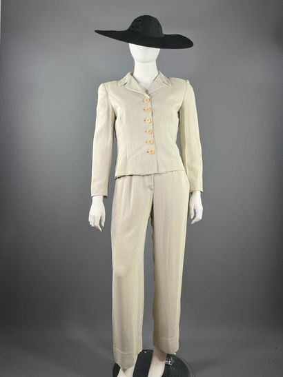 GIORGIO ARMANI - Lot comprenant un tailleur...