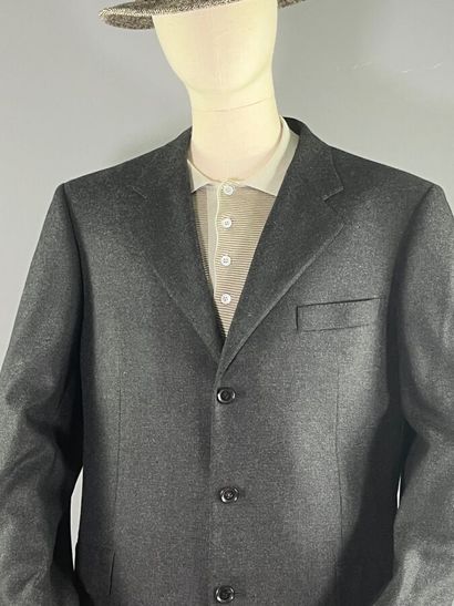 CHRISTIAN DIOR homme - Veste

Le modèle est...
