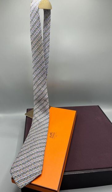HERMÈS Paris - Cravate.

Modèle en twill...