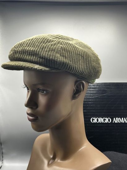 GIORGIO ARMANI - Lot de 4 chapeaux des années...