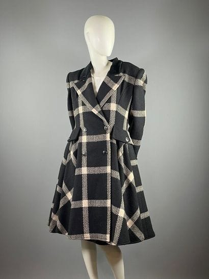 VALENTINO Boutique - Coat and skirt set....