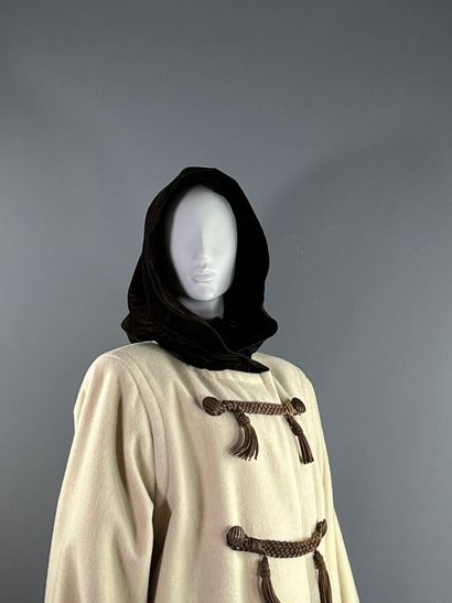 YVES SAINT LAURENT Rive-Gauche - Coat

Cut...