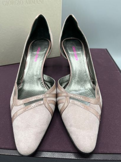 GIORGIO ARMANI - Collection 2004 - Escarpins.

Modèle...