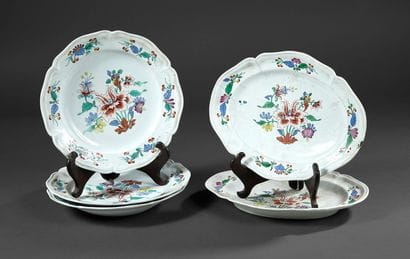DOCCIA - Two oblong dishes and three rimmed...