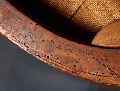 Moulded and carved beech cabriolet bergère...