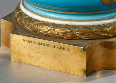 Maison Alphonse GIROUX - Pair of two-handled...