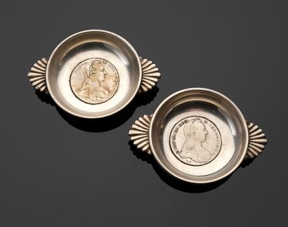 Paire de coupelles en argent 800 millièmes...
