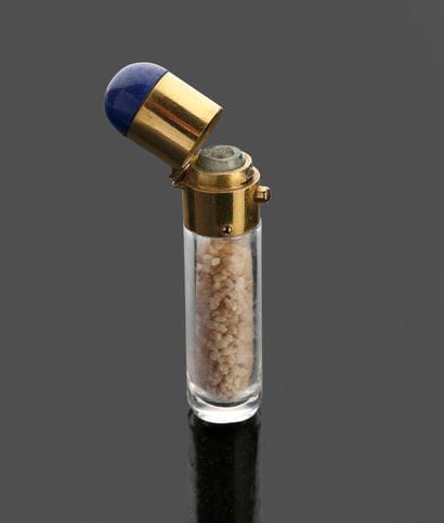 Glass salt flask set in 750 thousandths yellow...