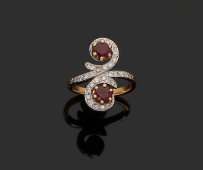 18k (750 thousandths) yellow gold ring set...