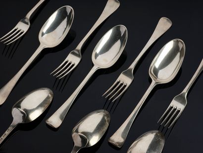 Six grands couverts de table (six cuillers...
