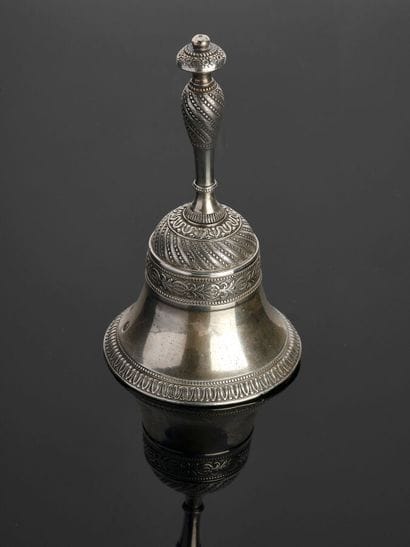 Cloche de bureau en argent 800 millièmes...