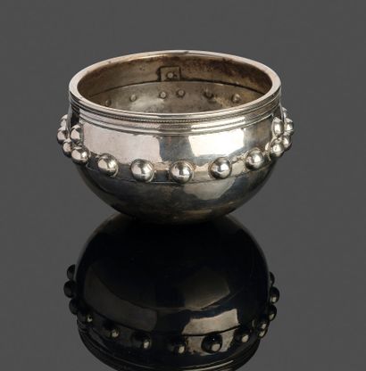 Coupe creuse ronde en argent 800 millièmes...
