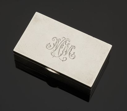 Pill box in silver (800 thousandths) engraved...