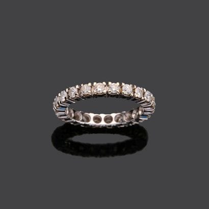 Wedding band in 18k (750 thousandths) white...