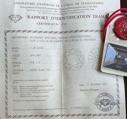 Diamond weighing 0.38 carat.
Certificate...