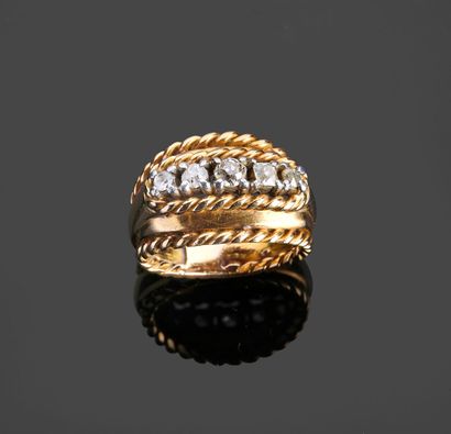 Ring in 18k (750 thousandths) yellow gold...