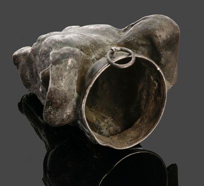 Gobelet de chasse en métal argenté figurant...