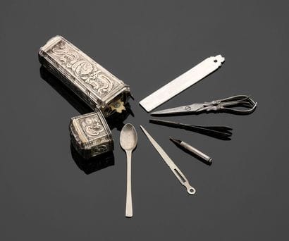 Nécessaire de voyage en argent (950 millièmes)...