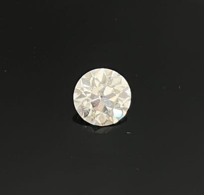 Antique-cut diamond, 4.03 carats.
LFG certificate...