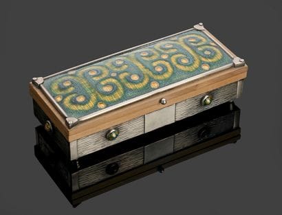 Boîte rectangulaire en bois plaqué d'argent...