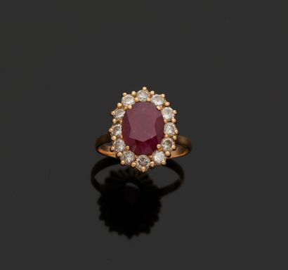 18k (750 thousandths) yellow gold ring set...