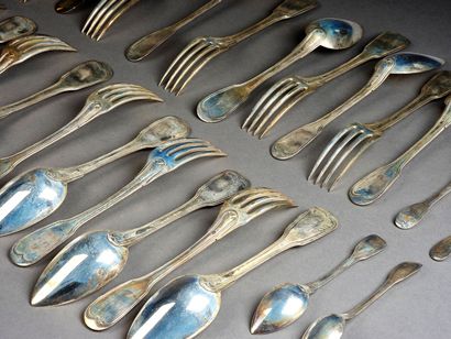 Partie de ménagère en argent modèle filet,...