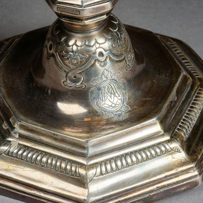 RENNES 1732 - 1738
Paire de flambeaux à pans...