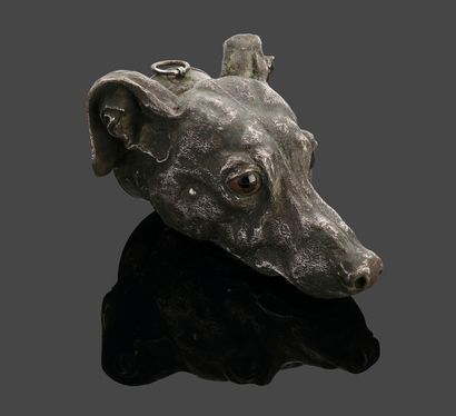 Gobelet de chasse en métal argenté figurant...