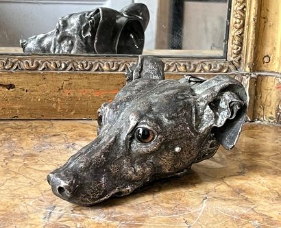 Gobelet de chasse en métal argenté figurant...