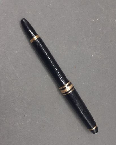 MONTBLANC Meisterstuck
Fountain pen, small...
