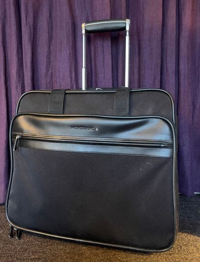 MONT-BLANC - Mont-Blanc rolling suitcase.
Includes...