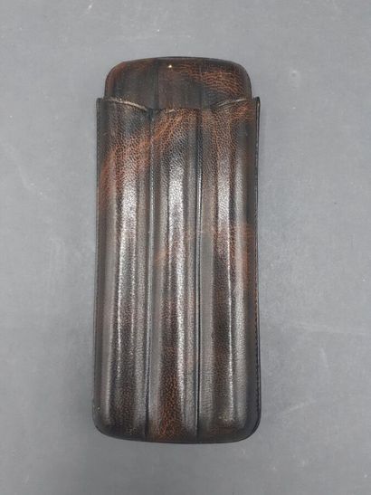 Cigar case.

Made of leather with a finely...