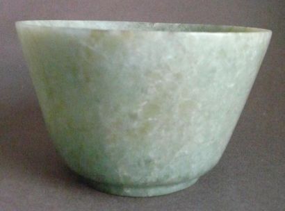 Coupe en jadéite. Chine, XXe siècle. D: 12...