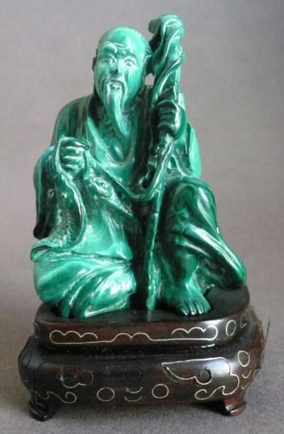 Vieillard assis au poisson, en malachite....