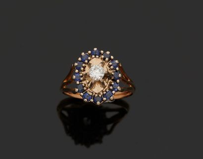 Bague en or jaune 18 k (750 millièmes) ornée...
