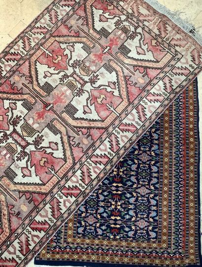 Deux tapis d'Orient en laine
101 x 194 et...