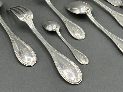 Set of silver-plated menagere with foliate...