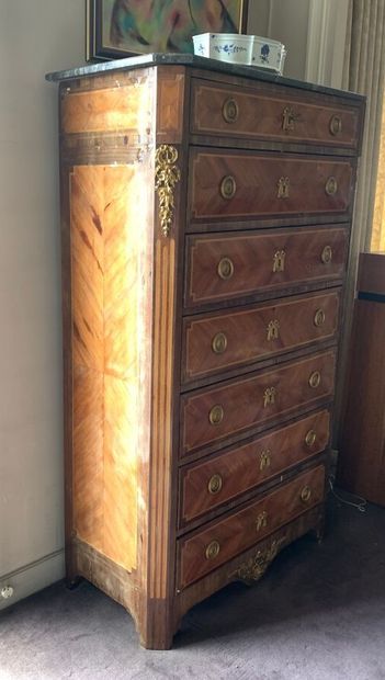 Wood and veneer weekly chest of drawers opening...
