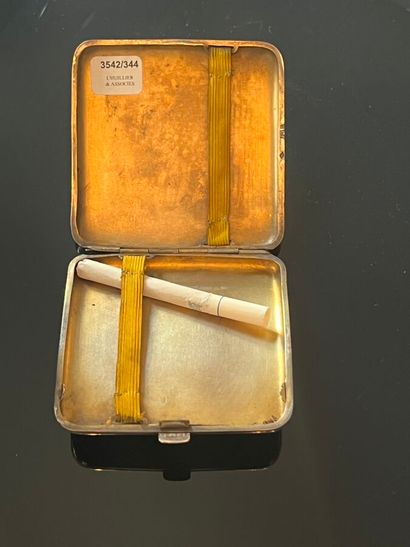 Cigarette box in silver 925 thousandths decorated...