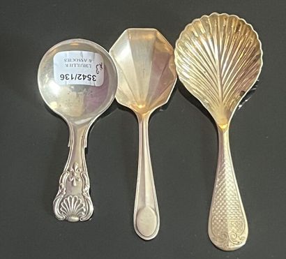 Three silver tea scoops, 925 and 800 thousandths,...